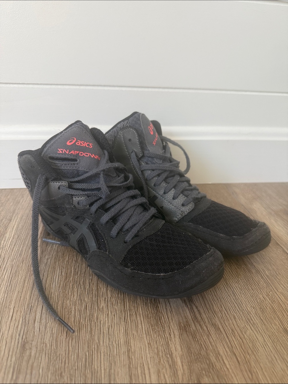 ASICS Youth Black Snapdown Wrestling Shoes 3(big boy)